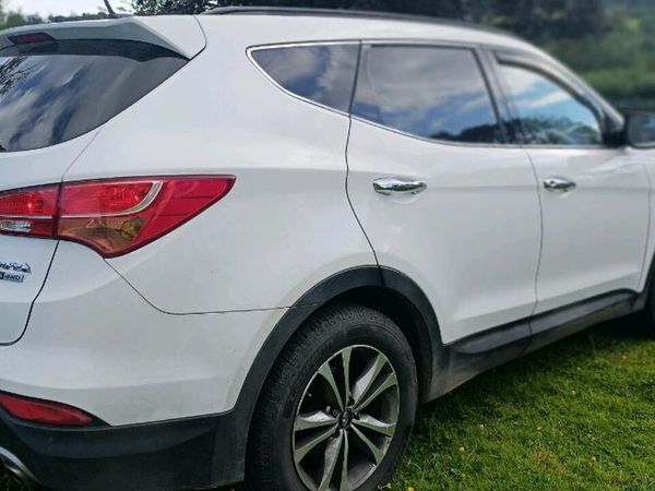 Hyundai Santa Fe SUV, Diesel, 2015, White