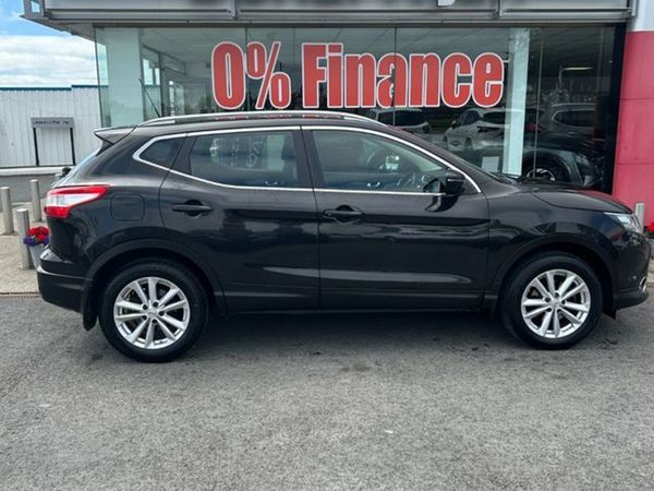 Nissan Qashqai MPV, Diesel, 2016, Brown