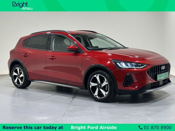 Ford Focus Hatchback, Petrol, 2022, Red
