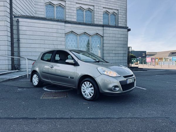 Renault Clio Hatchback, Ethanol Petrol, 2010, Gold