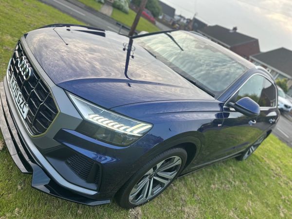 Audi Q8 SUV, Diesel Hybrid, 2021, Blue