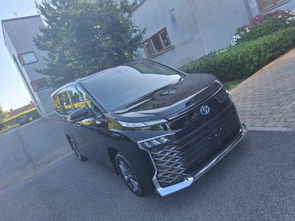 Toyota Voxy Van, Hybrid, 2024, Black