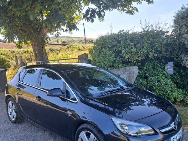 Vauxhall Astra Hatchback, Diesel, 2013, Black