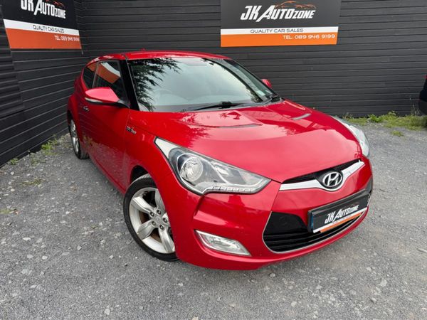 Hyundai Veloster Hatchback, Petrol, 2013, Red