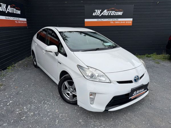 Toyota Prius Hatchback, Petrol Hybrid, 2014, White