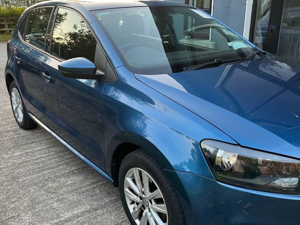 Volkswagen Polo Hatchback, Petrol, 2016, Blue