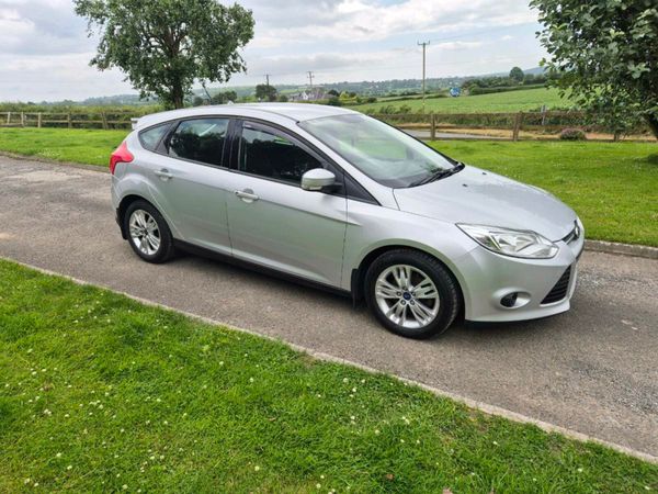 Ford Focus Hatchback, Petrol, 2013, Silver