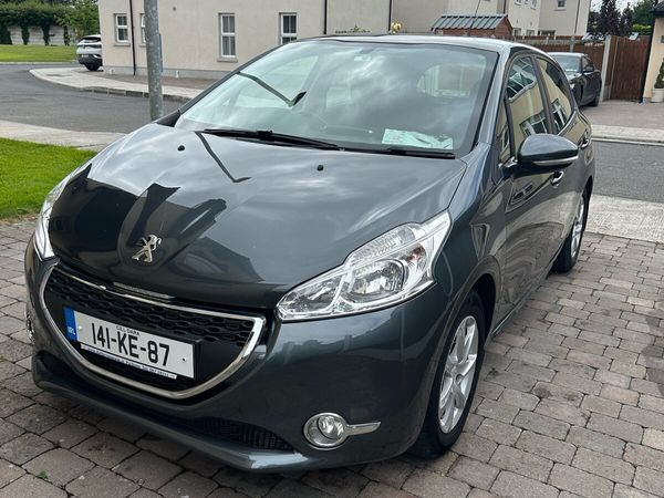 Peugeot 208 Hatchback, Diesel, 2014, Grey