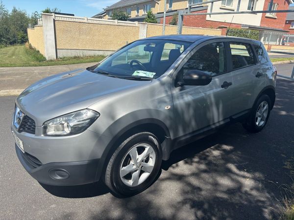 Nissan Qashqai Hatchback, Diesel, 2011, Silver