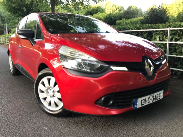 Renault Clio Hatchback, Petrol, 2013, Red