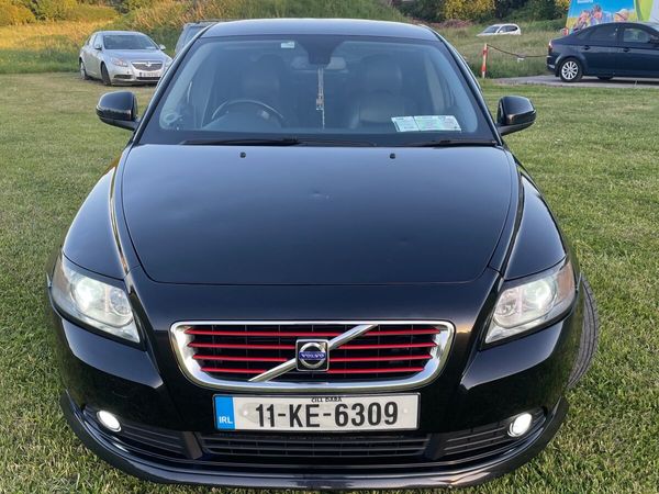 Volvo S40 Saloon, Diesel, 2011, Black
