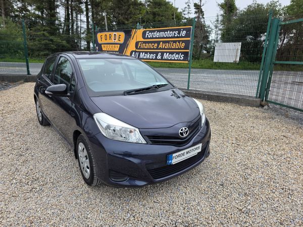 Toyota Yaris Hatchback, Petrol, 2012, Blue