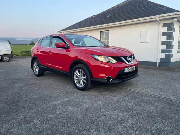 Nissan Qashqai Hatchback, Diesel, 2015, Red