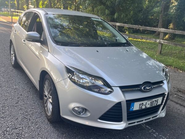 Ford Focus Hatchback, Petrol, 2012, Silver