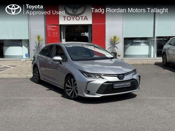 Toyota Corolla Saloon, Petrol Hybrid, 2022, Silver