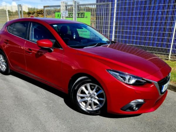 Mazda Mazda3 Hatchback, Diesel, 2015, Red