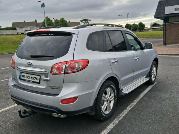 Hyundai Santa Fe SUV, Diesel, 2012, Silver