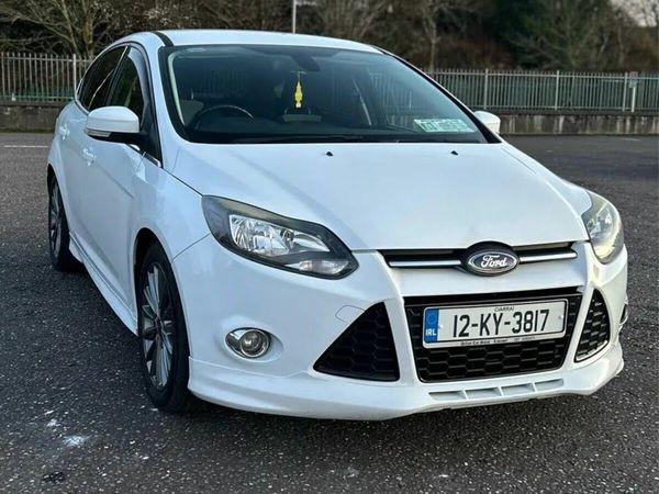 Ford Focus Hatchback, Petrol, 2012, White