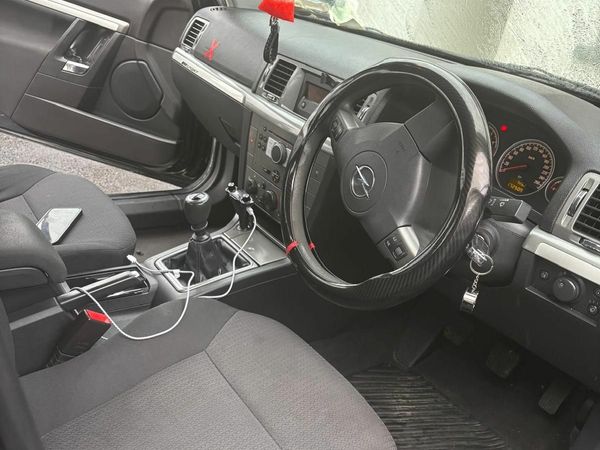 Opel Vectra Saloon, Petrol, 2008, Black