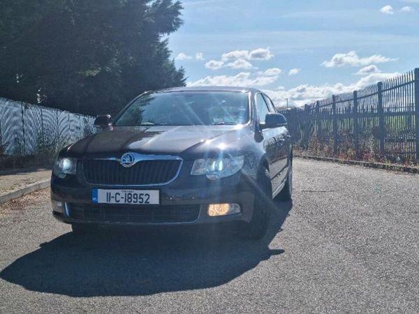 Skoda Superb Hatchback, Diesel, 2011, Brown