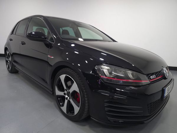 Volkswagen Golf Hatchback, Petrol, 2015, Black