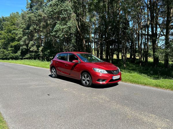 Nissan Pulsar Hatchback, Petrol, 2015, Red
