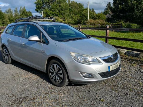 Vauxhall Astra Estate, Diesel, 2011, Silver