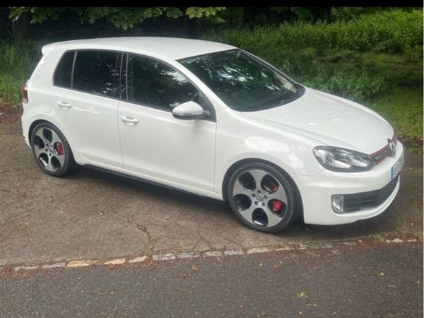 Volkswagen Golf Hatchback, Petrol, 2010, White
