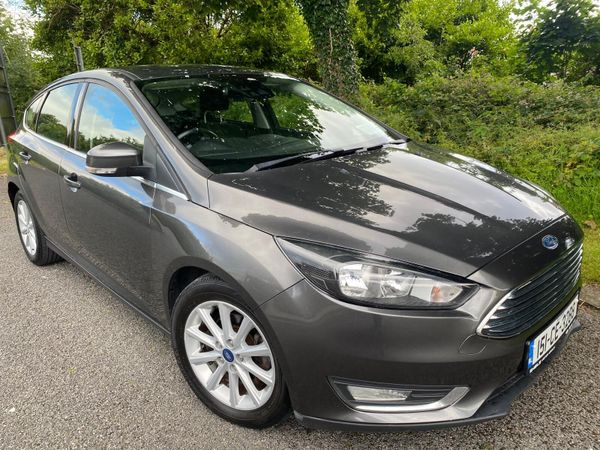 Ford Focus Hatchback, Petrol, 2015, Grey