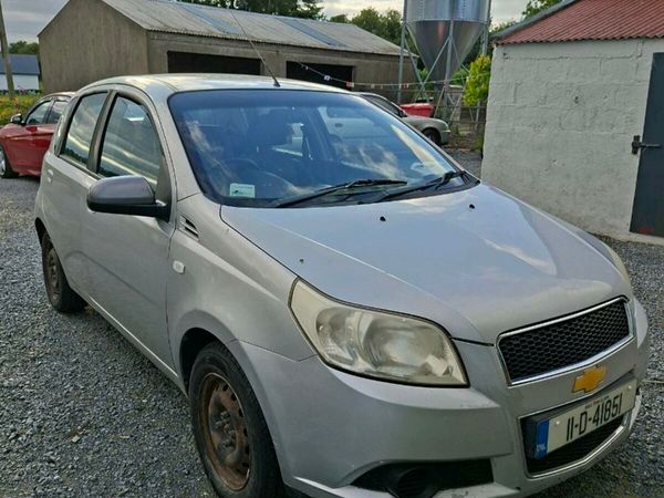 Chevrolet Aveo Hatchback, Petrol, 2011, Silver