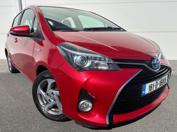 Toyota Yaris Hatchback, Petrol Hybrid, 2016, Red