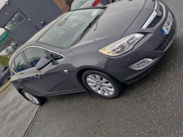 Vauxhall Astra Hatchback, Diesel, 2012, Grey