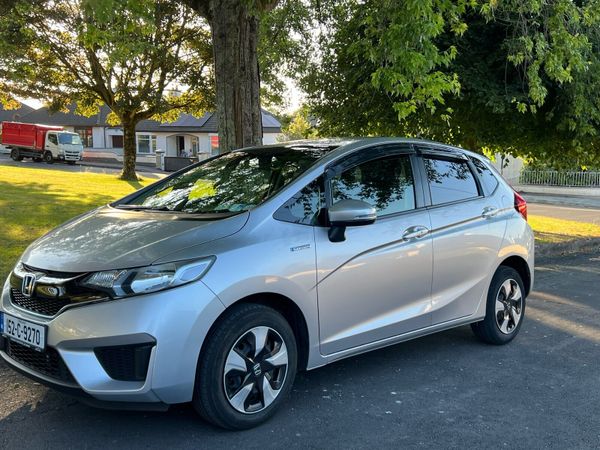 Honda Fit Hatchback, Petrol Hybrid, 2015, Silver