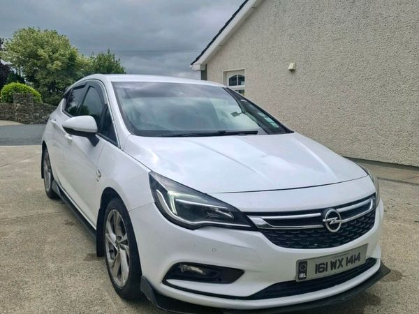 Opel Astra Hatchback, Diesel, 2016, White