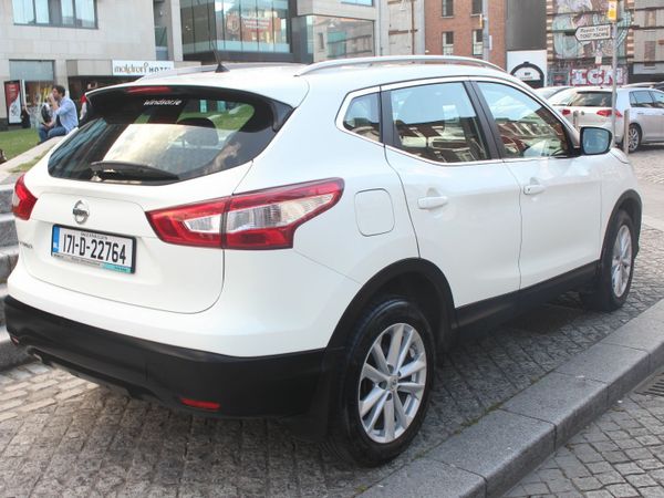 Nissan Qashqai SUV, Petrol, 2017, White