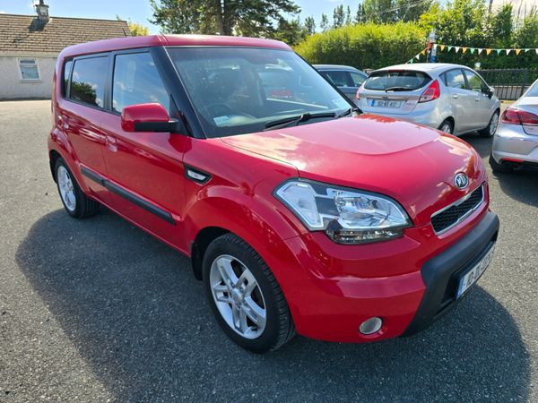 Kia Soul Hatchback, Diesel, 2010, Red