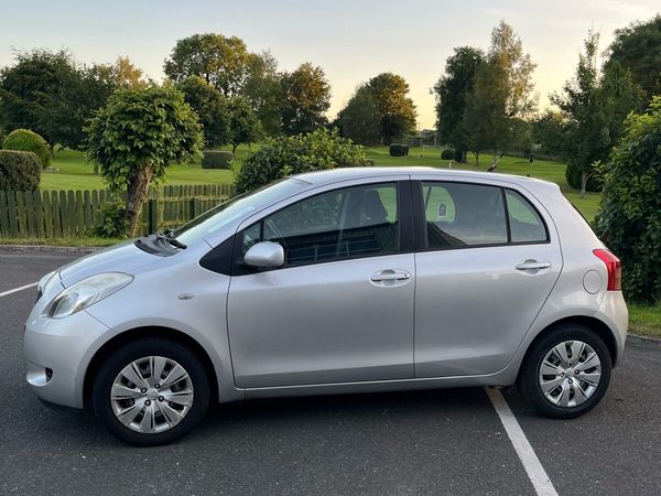 Toyota Yaris Hatchback, Petrol, 2008, Silver