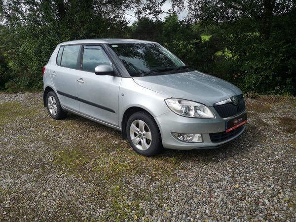 Skoda Fabia Hatchback, Diesel, 2011, Silver