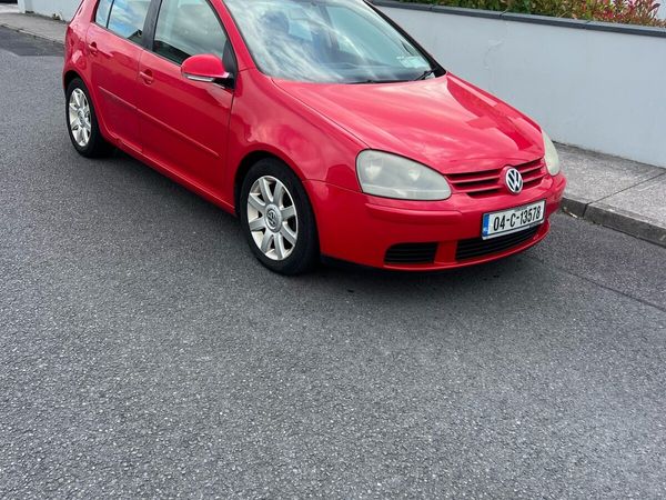 Volkswagen Golf Hatchback, Petrol, 2004, Red