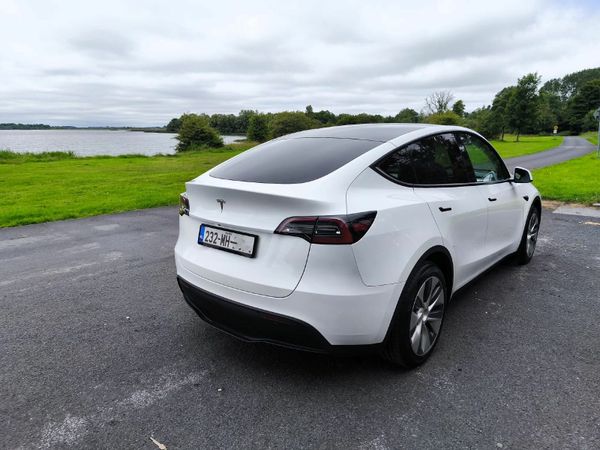 Tesla Model Y MPV, Electric, 2023, White