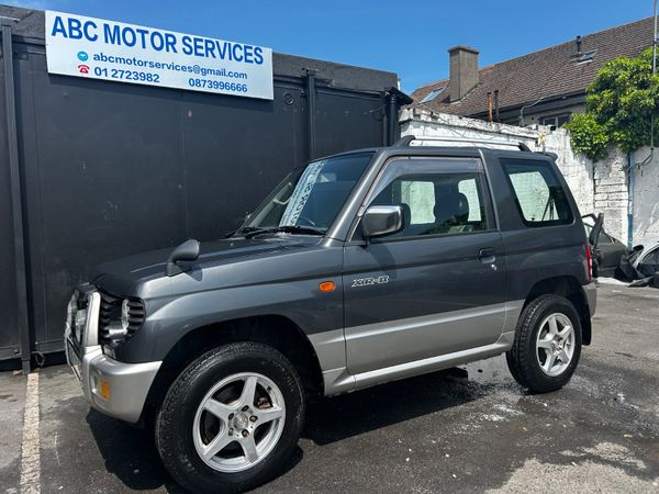 Mitsubishi Pajero SUV, Petrol, 1997, Grey