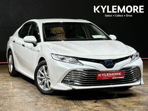Toyota Camry Saloon, Petrol Hybrid, 2020, White