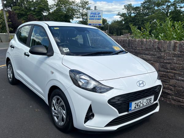 Hyundai i10 Hatchback, Petrol, 2024, White