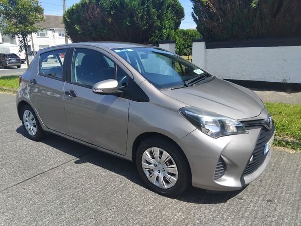 Toyota Yaris Hatchback, Petrol, 2015, Beige