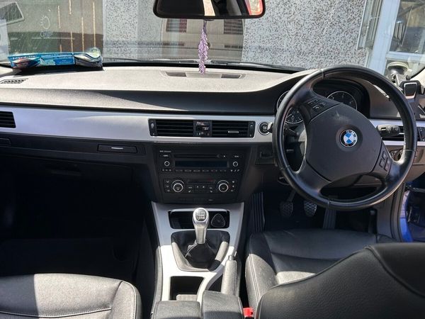BMW 3-Series Saloon, Diesel, 2011, Blue