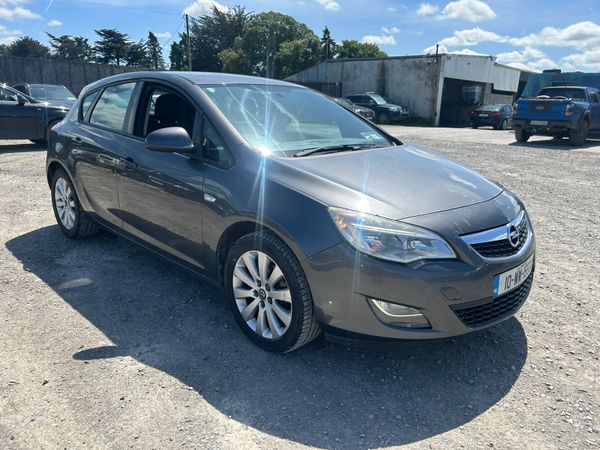 Opel Astra Hatchback, Diesel, 2010, Grey