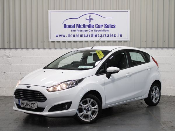 Ford Fiesta Hatchback, Petrol, 2016, White