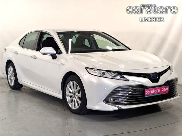 Toyota Camry Saloon, Petrol Hybrid, 2020, White