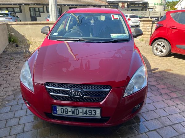 Kia Ceed Hatchback, Petrol, 2008, Red