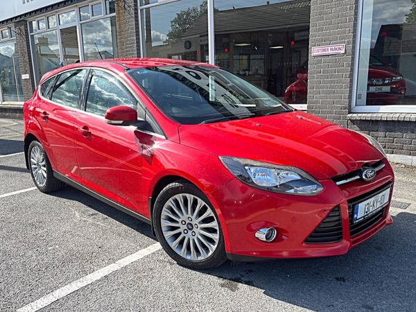 Ford Focus Hatchback, Diesel, 2013, Red